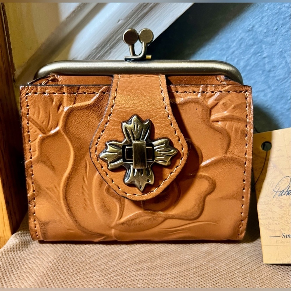 NWT Patricia Nash Casella Rose Tooled Bifold Wallet- Cognac